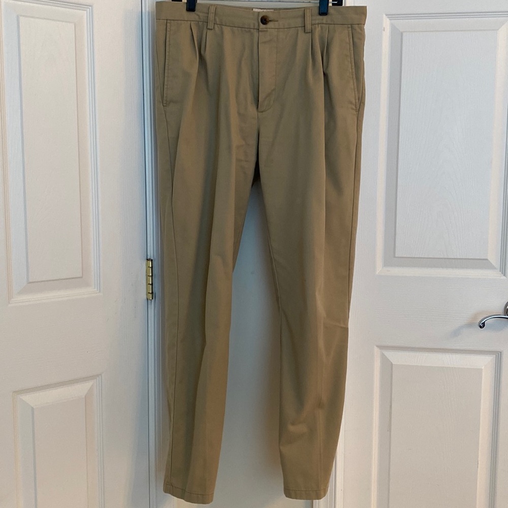 St John’s Bay Tan Dress Pants (34/32)